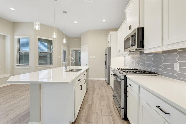 Building Photo - 7011 Winterberry Gln Ln