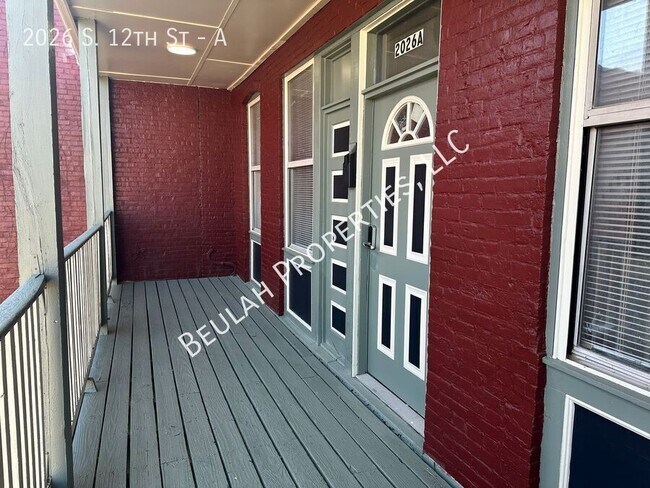 Building Photo - Walkable Soulard 2bd/2ba Townhouse