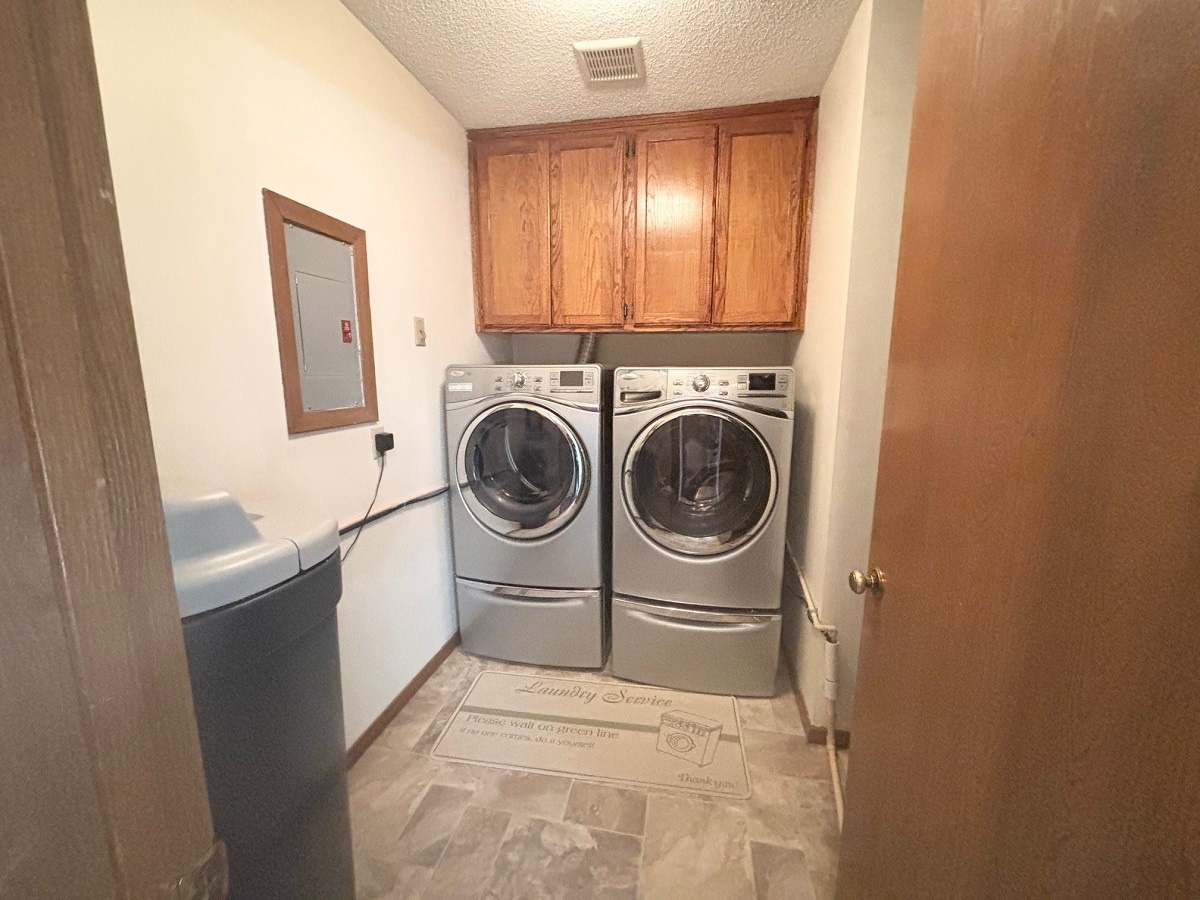 Building Photo - 6269 Magda Dr