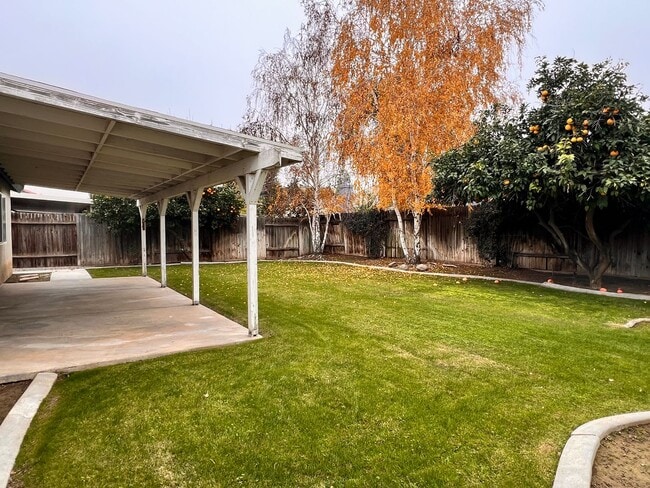 Building Photo - Southwest Bakersfield