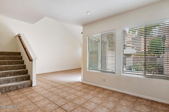 Building Photo - 959 Via Colinas