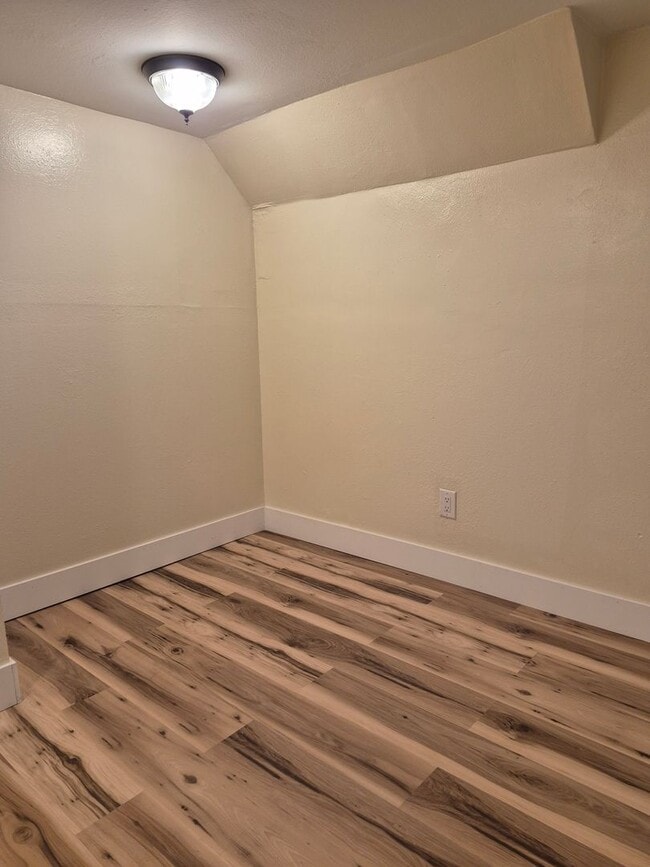 Building Photo - Cozy 1 bedroom close to Seattle Ferry and ...