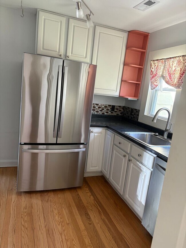 Building Photo - Beautiful Home in Swannanoa available now!