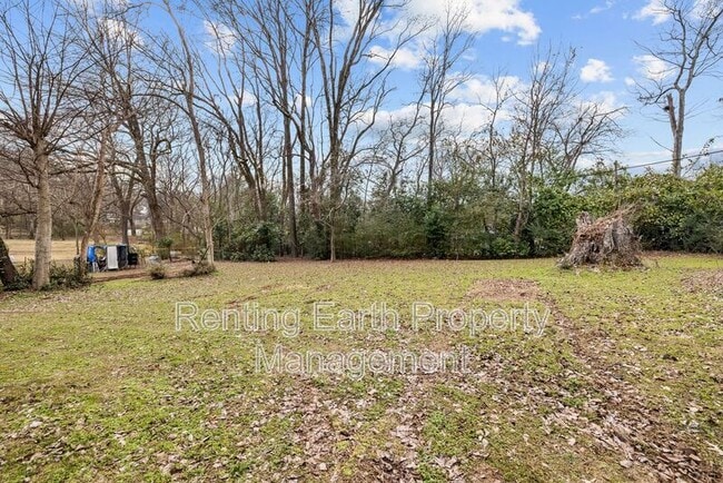 Building Photo - 7216 Paris Ave