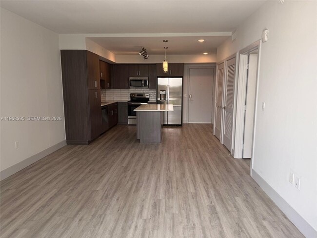 Building Photo - 9000 Ramblewood Dr