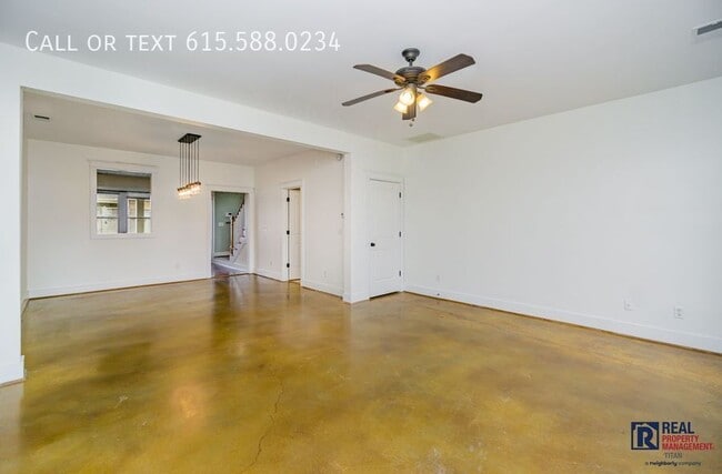 Building Photo - 1427 Winding Creek Dr