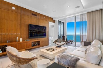 Building Photo - 16001 Collins Ave