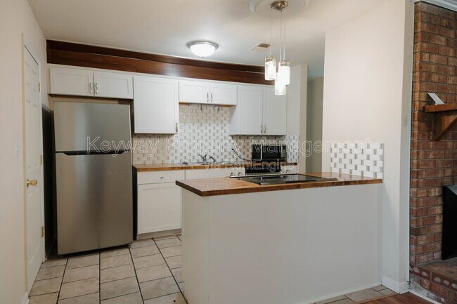 Building Photo - 2841 Pheasant Dr
