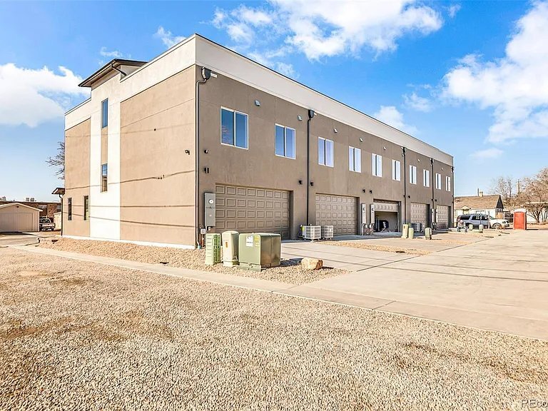 Building Photo - 1290 N 13th St