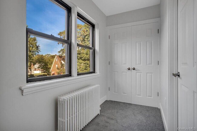 Building Photo - 115 Long Beach Rd