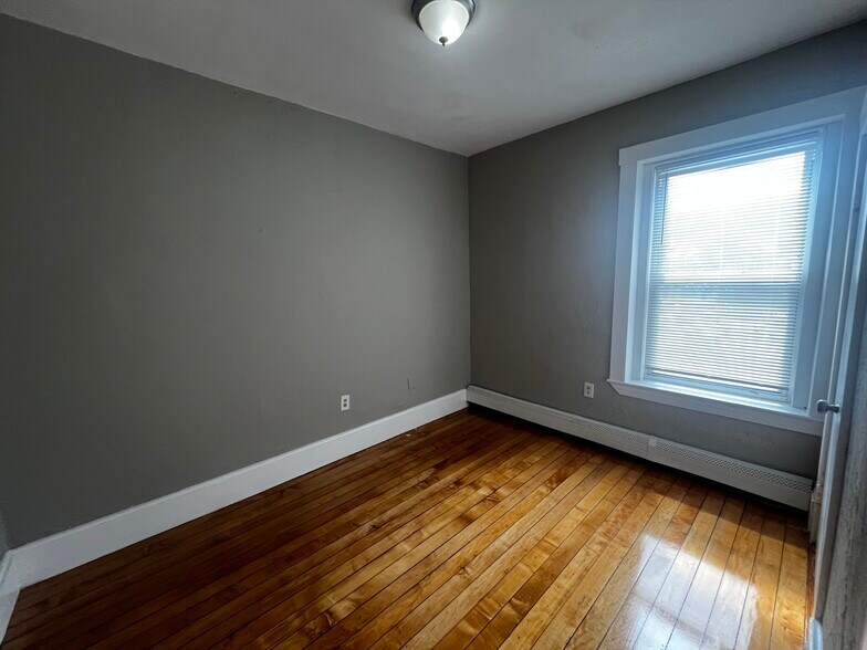Building Photo - 270 Bowdoin St