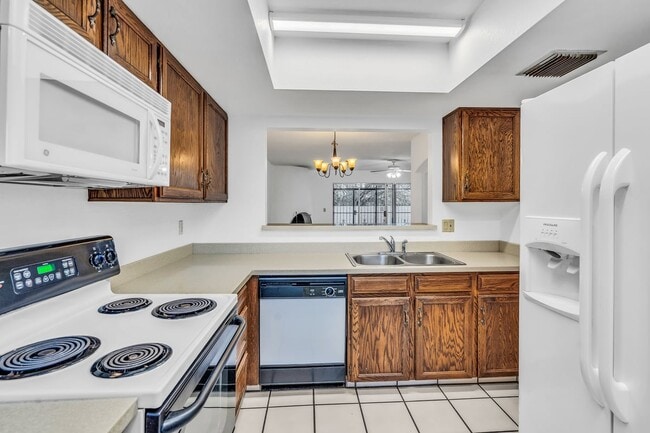 Building Photo - 7860 E Baker St