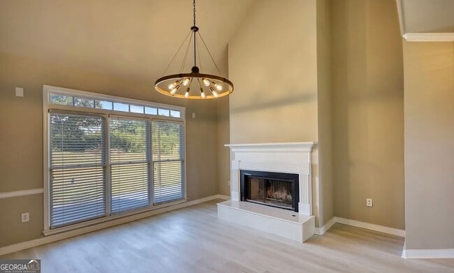 Building Photo - 2111 Highland Club Dr SE