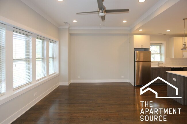 Building Photo - 3915 N Janssen Ave