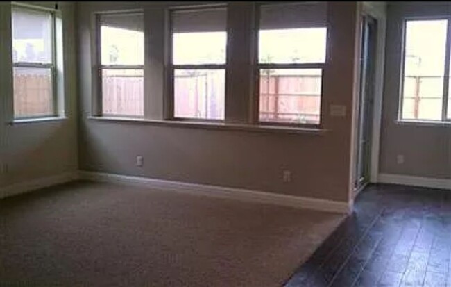Building Photo - 11363 N Via Ventana Way