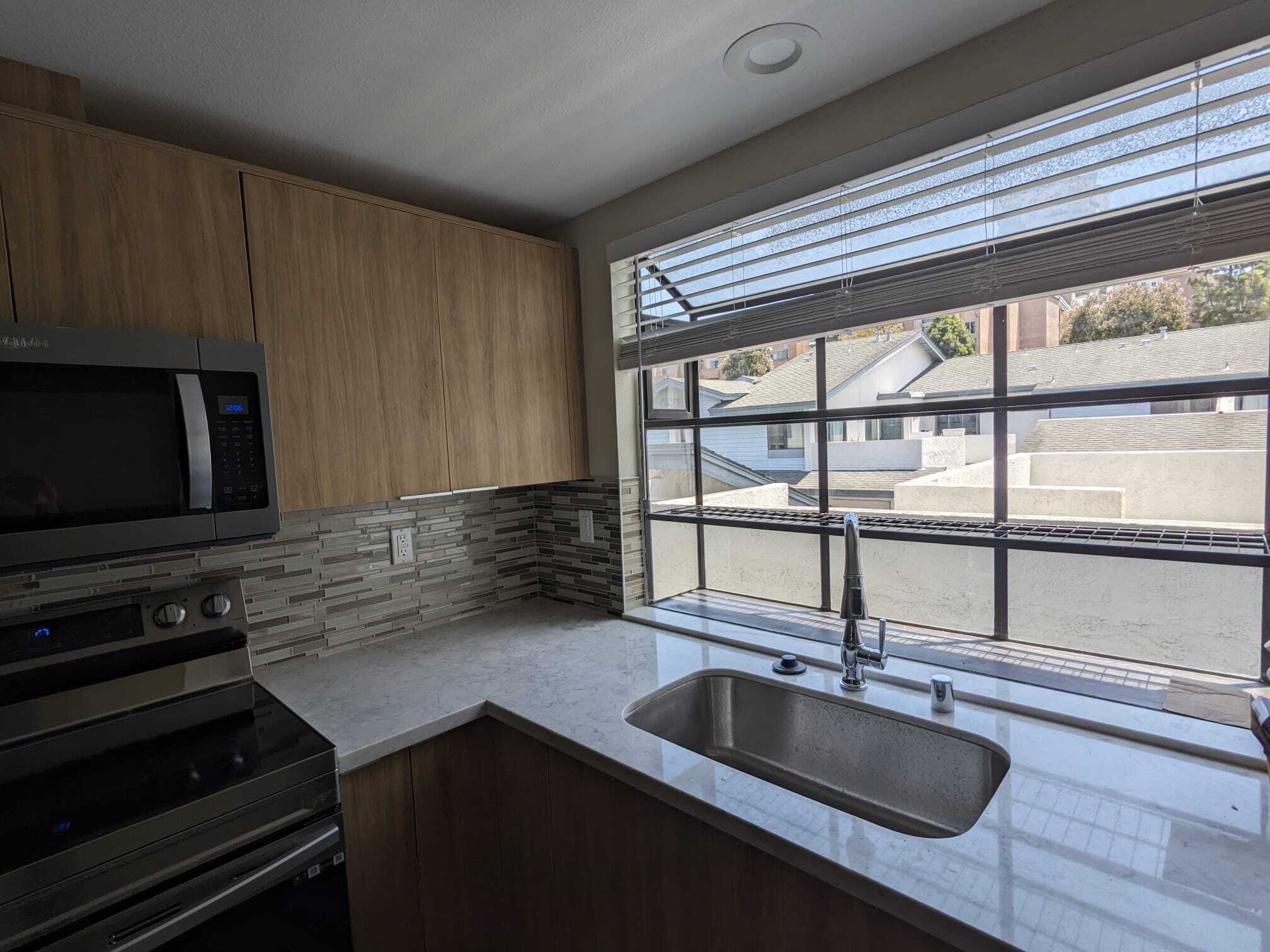 Building Photo - 4084 Crystal Dawn Ln