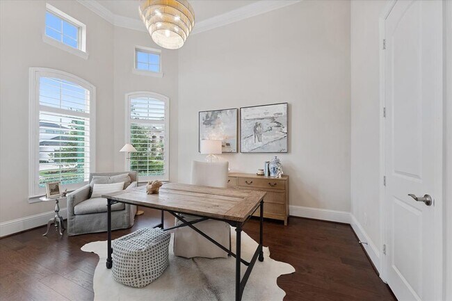 Building Photo - 5823 Stratton Wds Dr