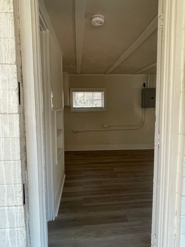 Building Photo - 2062 Prince Ave