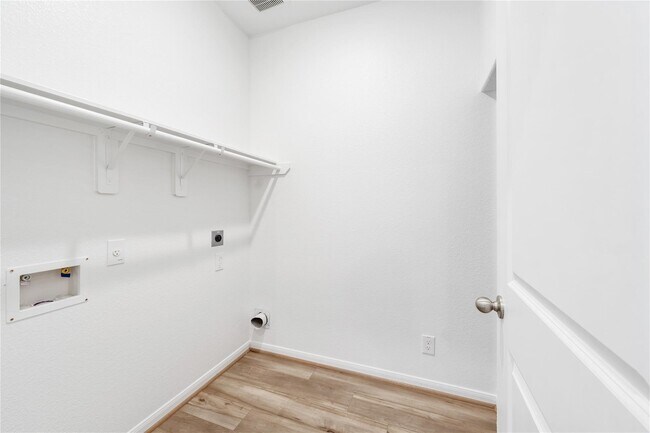 Building Photo - 208 Cambria Green Ln