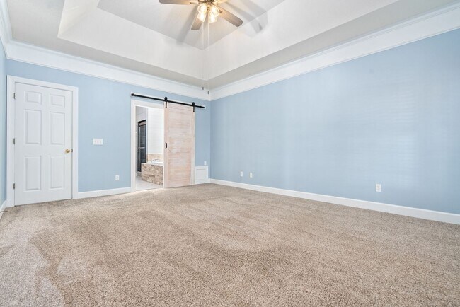 Building Photo - 1902 Hillbrook Cir