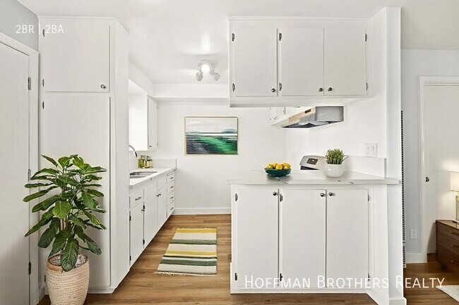 Building Photo - 616 San Pascual Ave