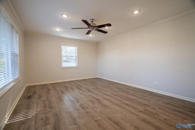 Building Photo - 205 High Rd