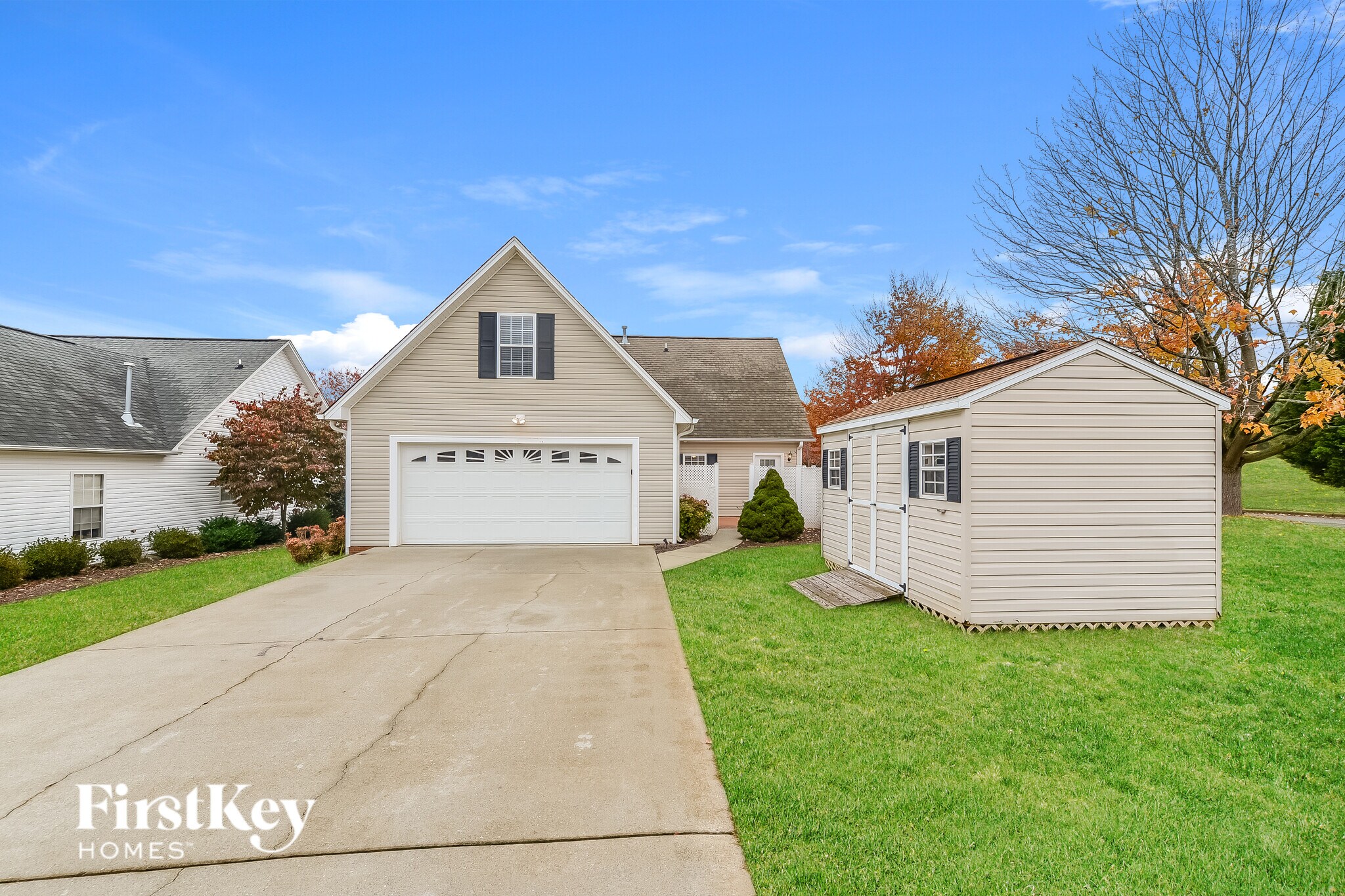 Building Photo - 5819 Willowdale Dr