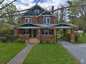Building Photo - Spacious Living in a Prime Christiansburg ...