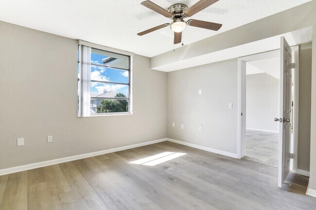 Building Photo - 3636 Whitehall Dr