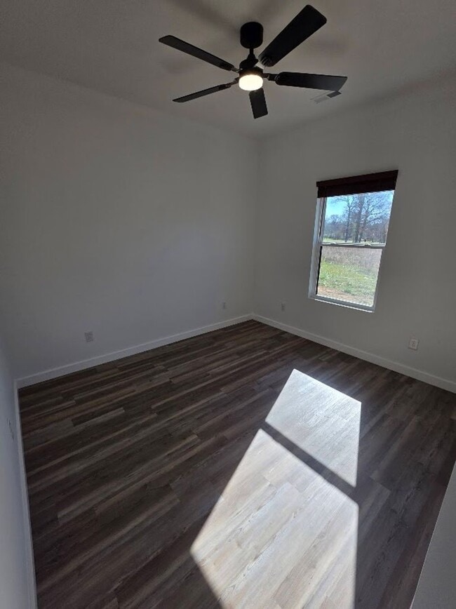 Building Photo - Modern New Construction 3 Bedroom Home with Porches in Crossville