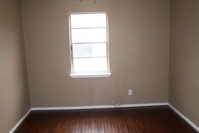 Building Photo - Discover Your New Home in the Heart of San Antonio's East Side