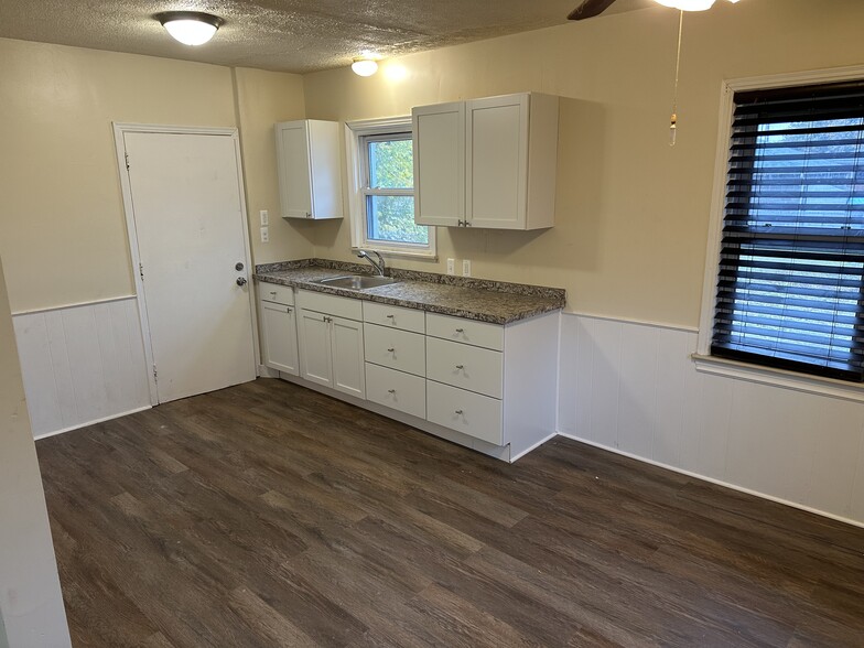 Building Photo - 7517 Sterling