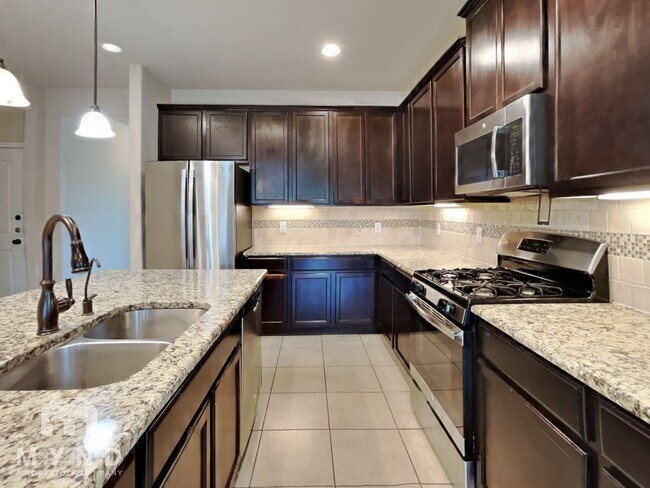Building Photo - 9627 Bricewood Oak