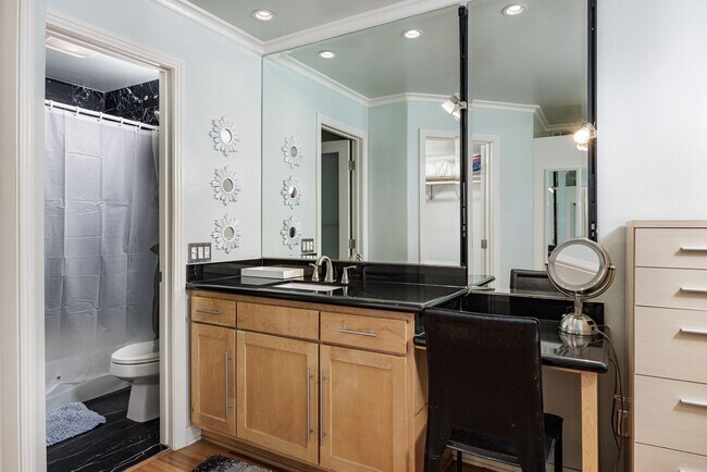 Building Photo - Long-Term | Vacation Rental | Laguna Beach