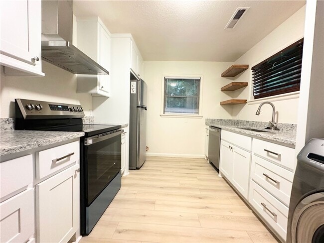 Building Photo - 515 Fallin Ave