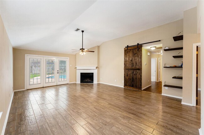 Building Photo - 5622 Village Park Dr