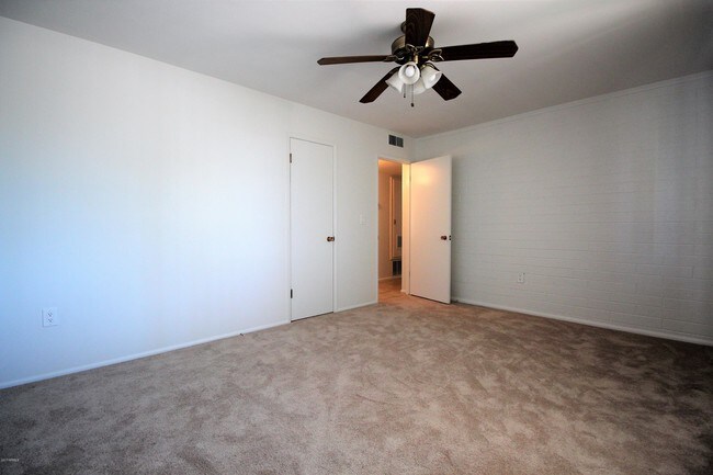 Building Photo - 11417 N 103rd Ave