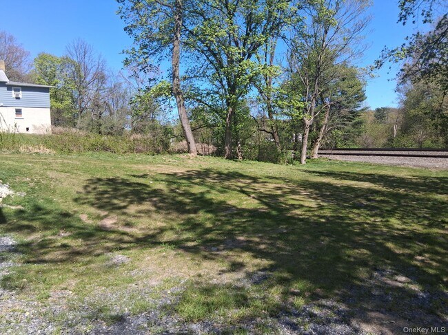 Building Photo - 11 Cedar St