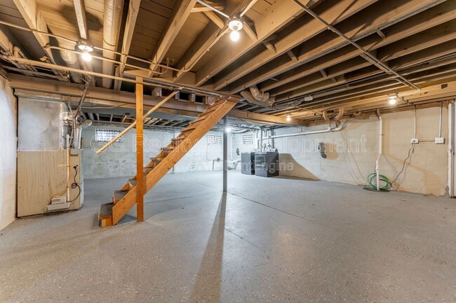 Building Photo - 215 Indian Trail