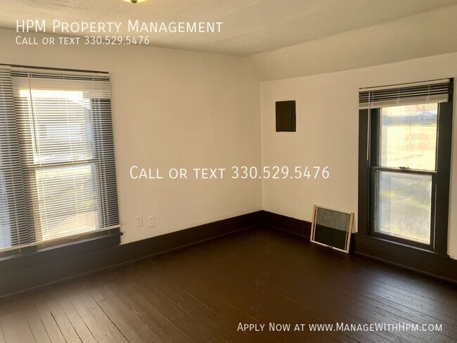 Building Photo - 1721 3rd St SE