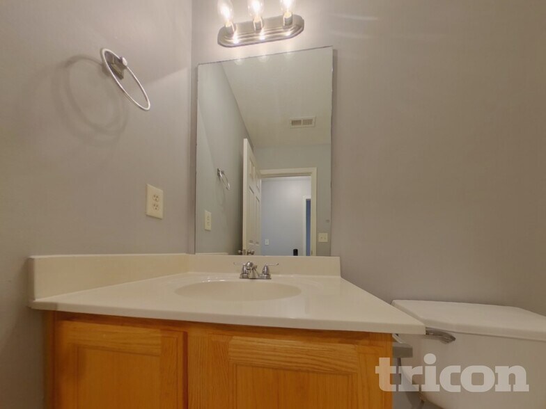 Building Photo - 291 Crestworth Crossing