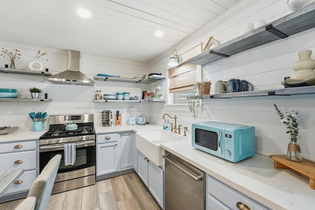 Building Photo - 3101 Kleinmann Ave