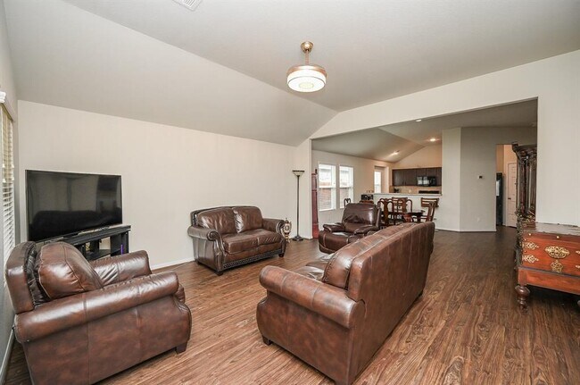 Building Photo - 15111 Longleaf Frst Dr