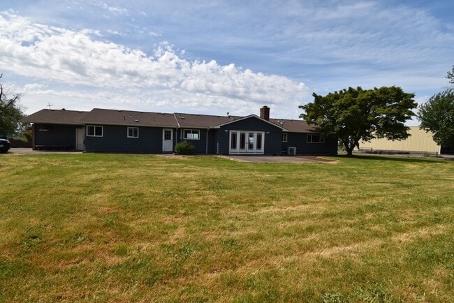 Building Photo - Spacious home on acreage and a Dairy Farm