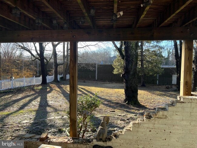 Building Photo - 2046 Greenwich St