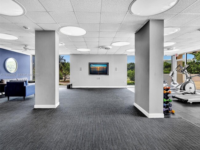 Building Photo - 3375 N Country Club Dr