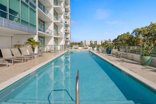 Building Photo - 101 S Eola Dr