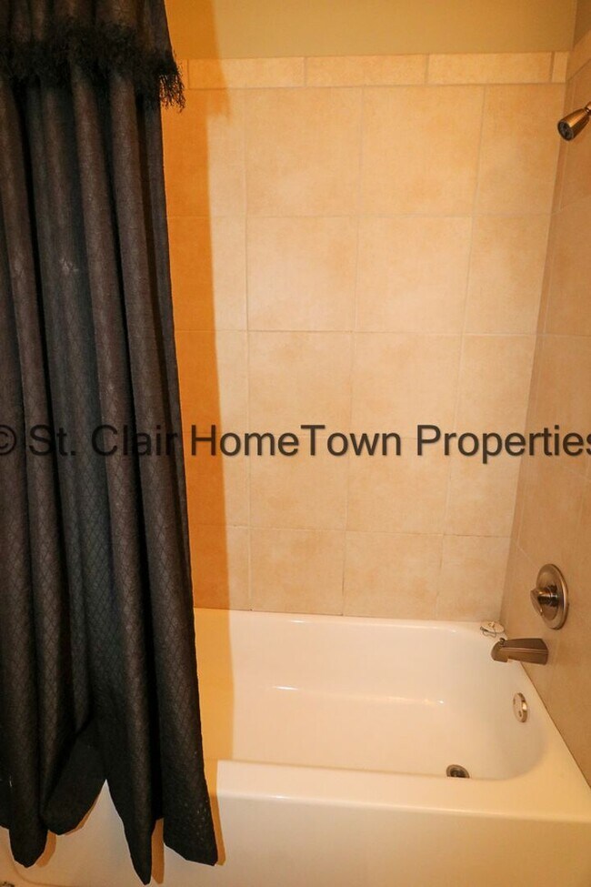 Building Photo - Furnished Condo on Logan Martin Lake