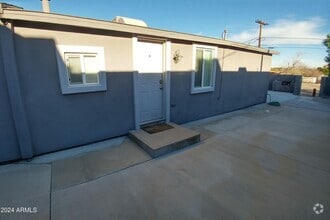 Building Photo - 145 W Wickenburg Way