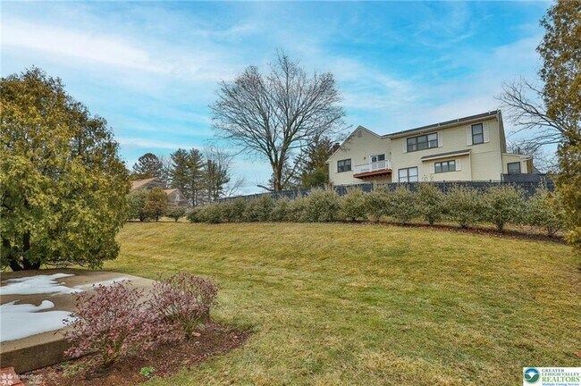 Building Photo - 4059 Wedgewood Rd